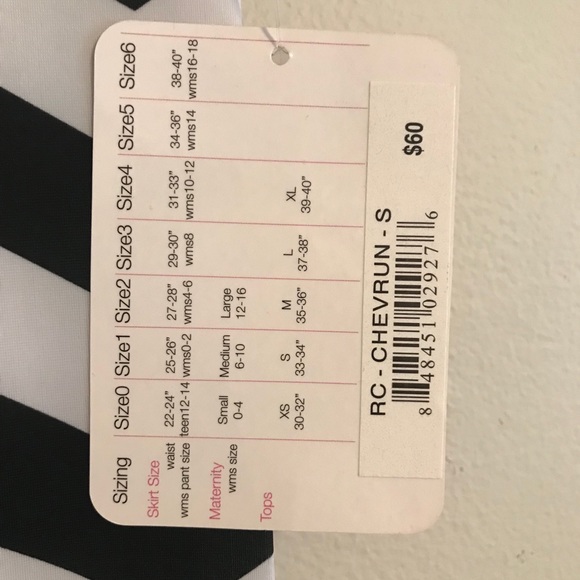 Chevron Print Capris - Picture 7 of 7